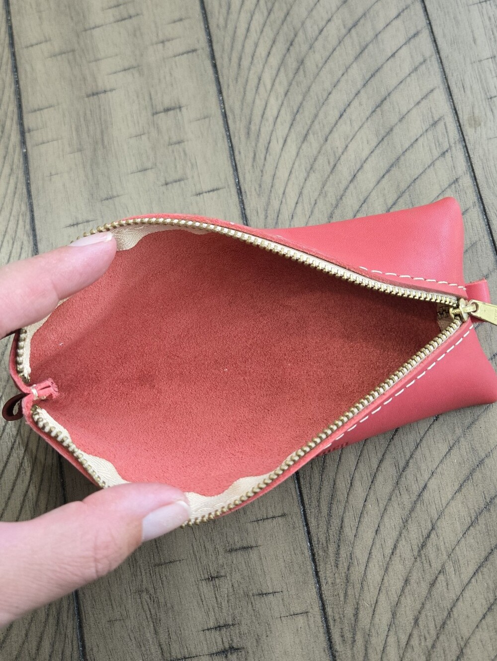 Portland Leather Raspberry Carry-all Pouch. - Picture 4 of 4